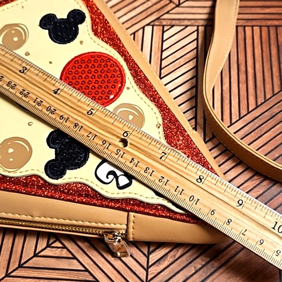 DISNEY Buon Appetito slice of pizza crossbody bag NWOT sequins glitter Mickey - Picture 2 of 10